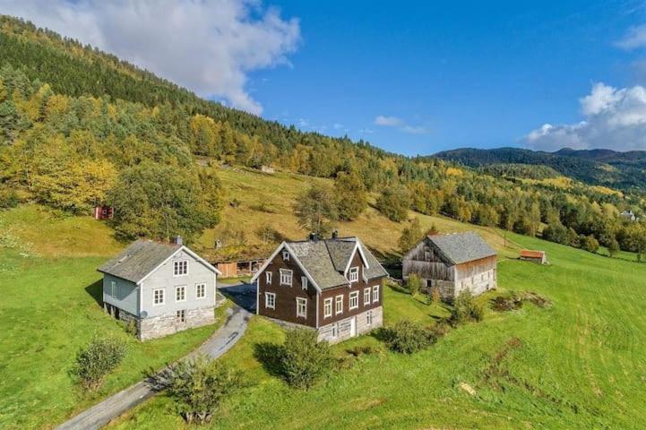 Heggjabygda Gjestegard, Nordfjordeid Exterior photo