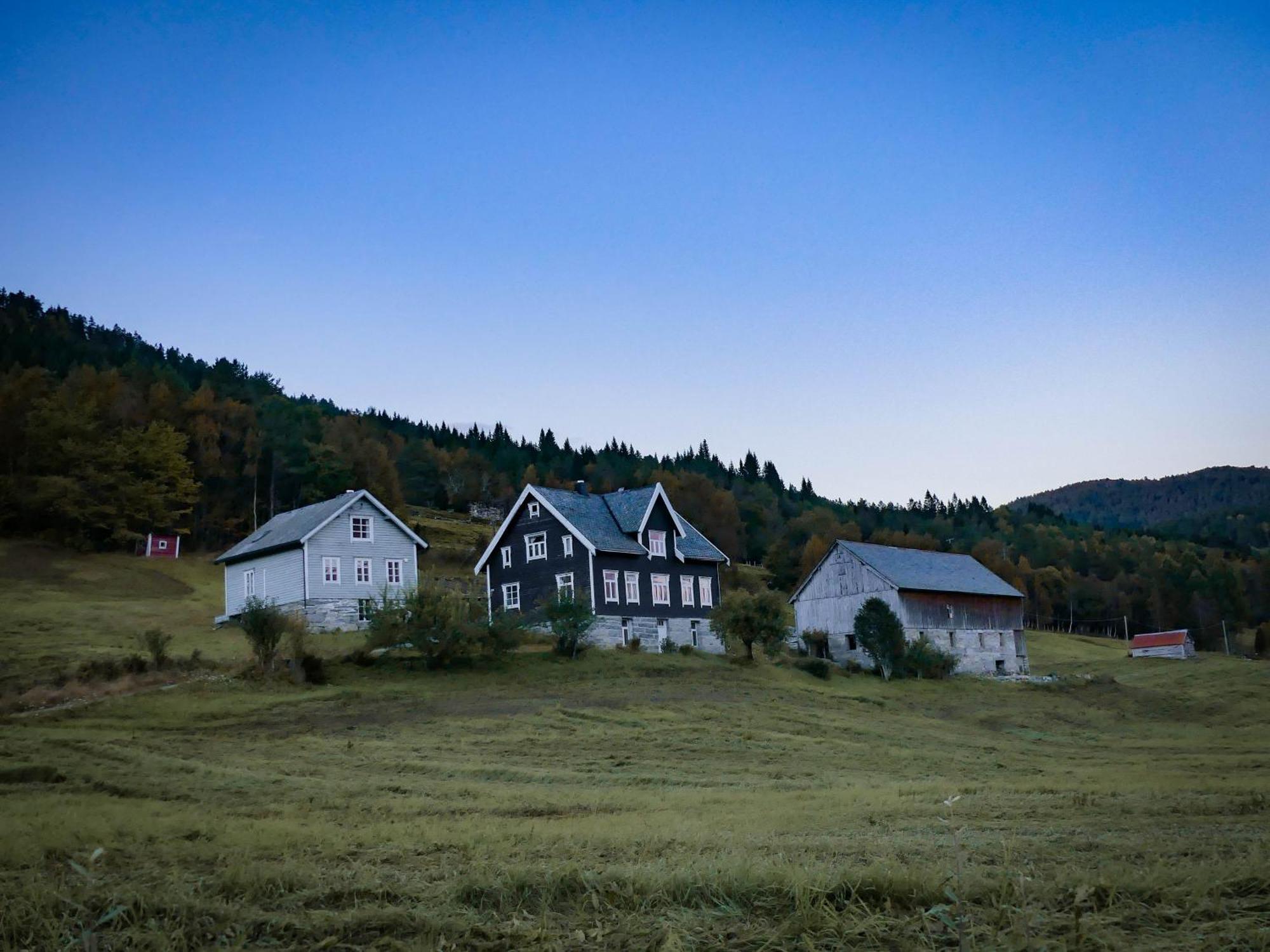 Heggjabygda Gjestegard, Nordfjordeid Exterior photo